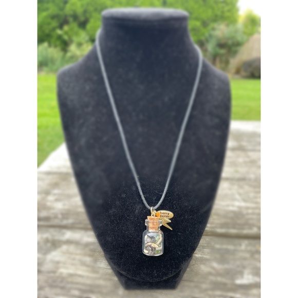 Lightning Bolt ⚡️ Crystal Necklace Harry Potter Collection Handcrafted - Picture 3 of 3